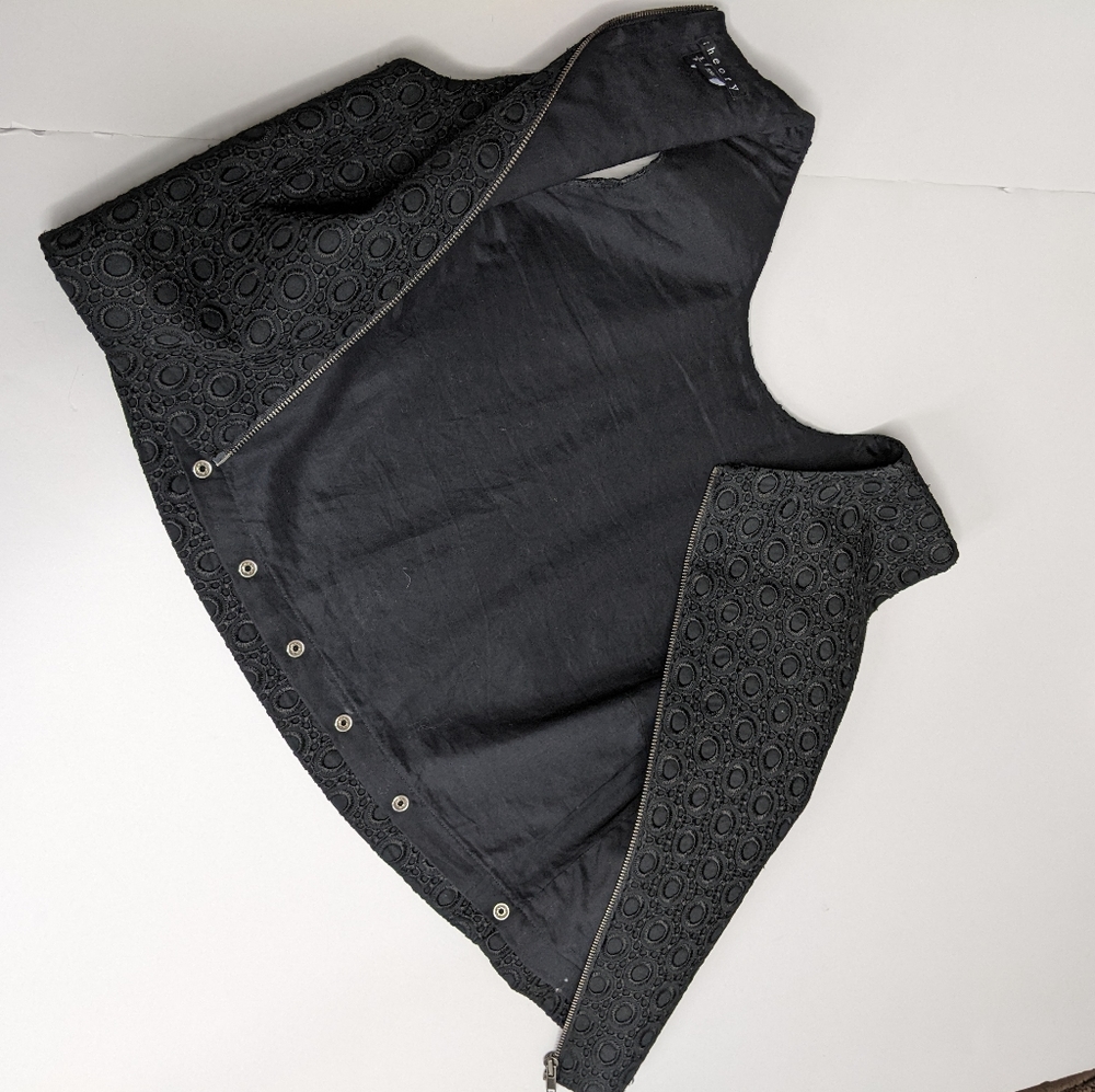 THEORY Yuranda Black Eyelet Tank Sz S - Picture 9 of 11